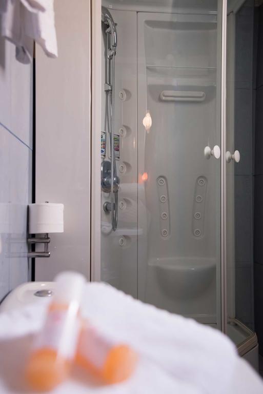 Alfa Hotel Piraeus Room photo
