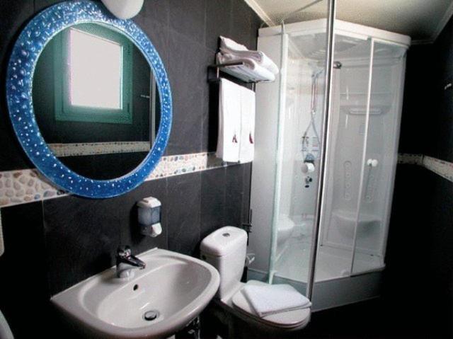 Alfa Hotel Piraeus Room photo